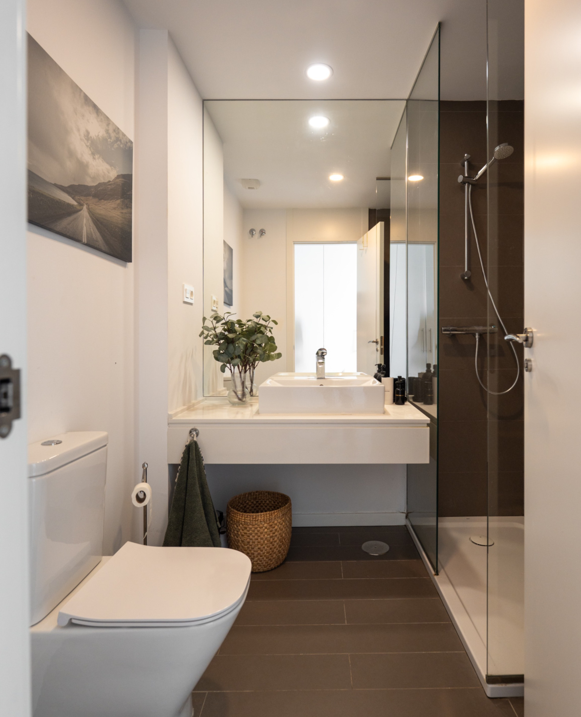 Modern 3-Bedroom Apartment in Oceana Views, Cancelada