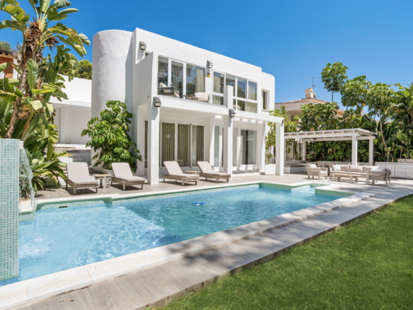 Modern Turnkey Villa in Nueva Andalucía | Marbella