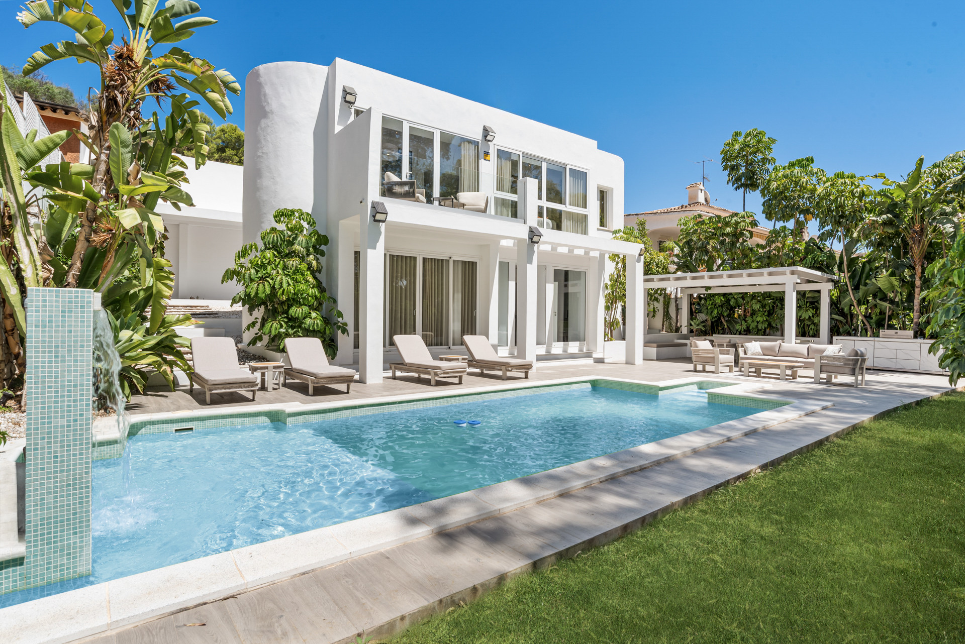 Modern Turnkey Villa in Nueva Andalucia Marbella