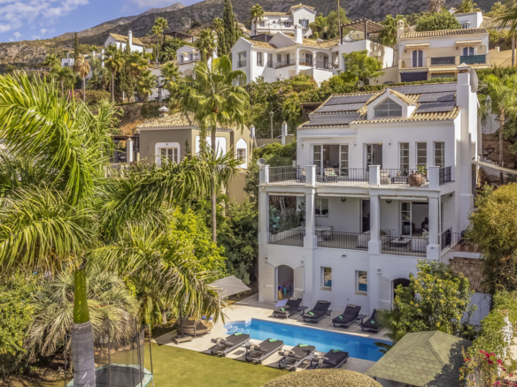 Ohromující plně renovovaný 4-lůžkový pokoj vila s panoramatickým výhledem v Sierra Blanca Country Club