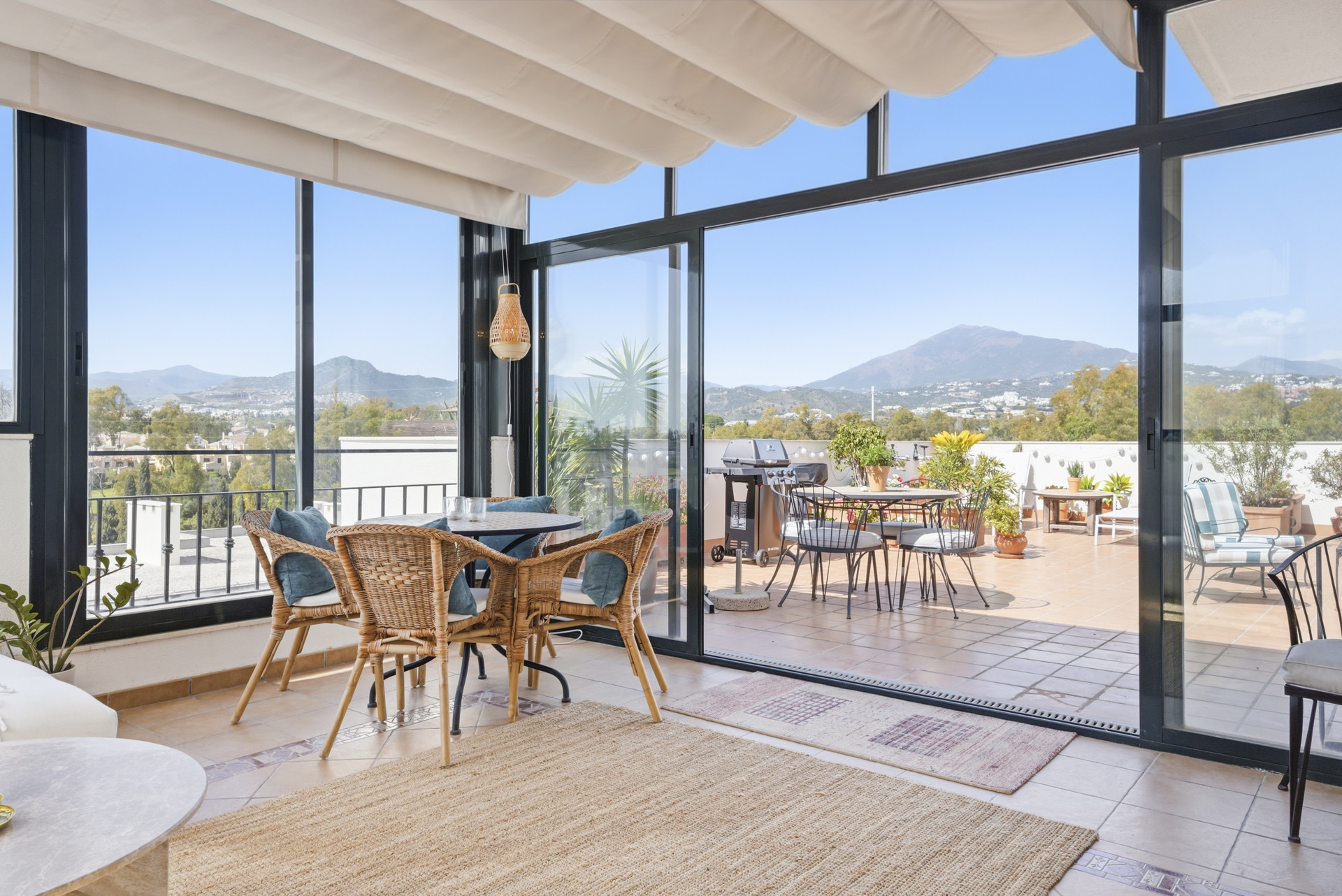 Penthouse in Guadalmina Alta with Golf Views & Rooftop Terrace