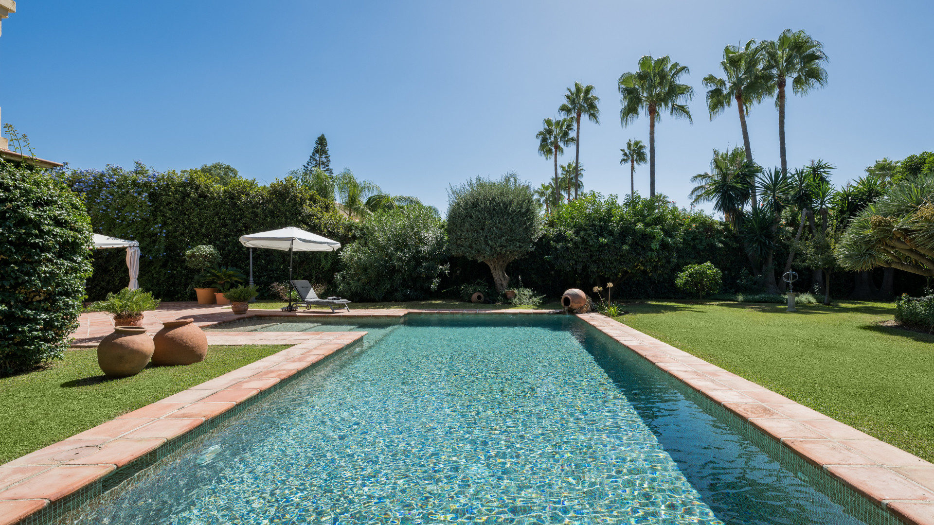 Prime Beachside Location in Los Monteros  – Timeless Andalusian Charm