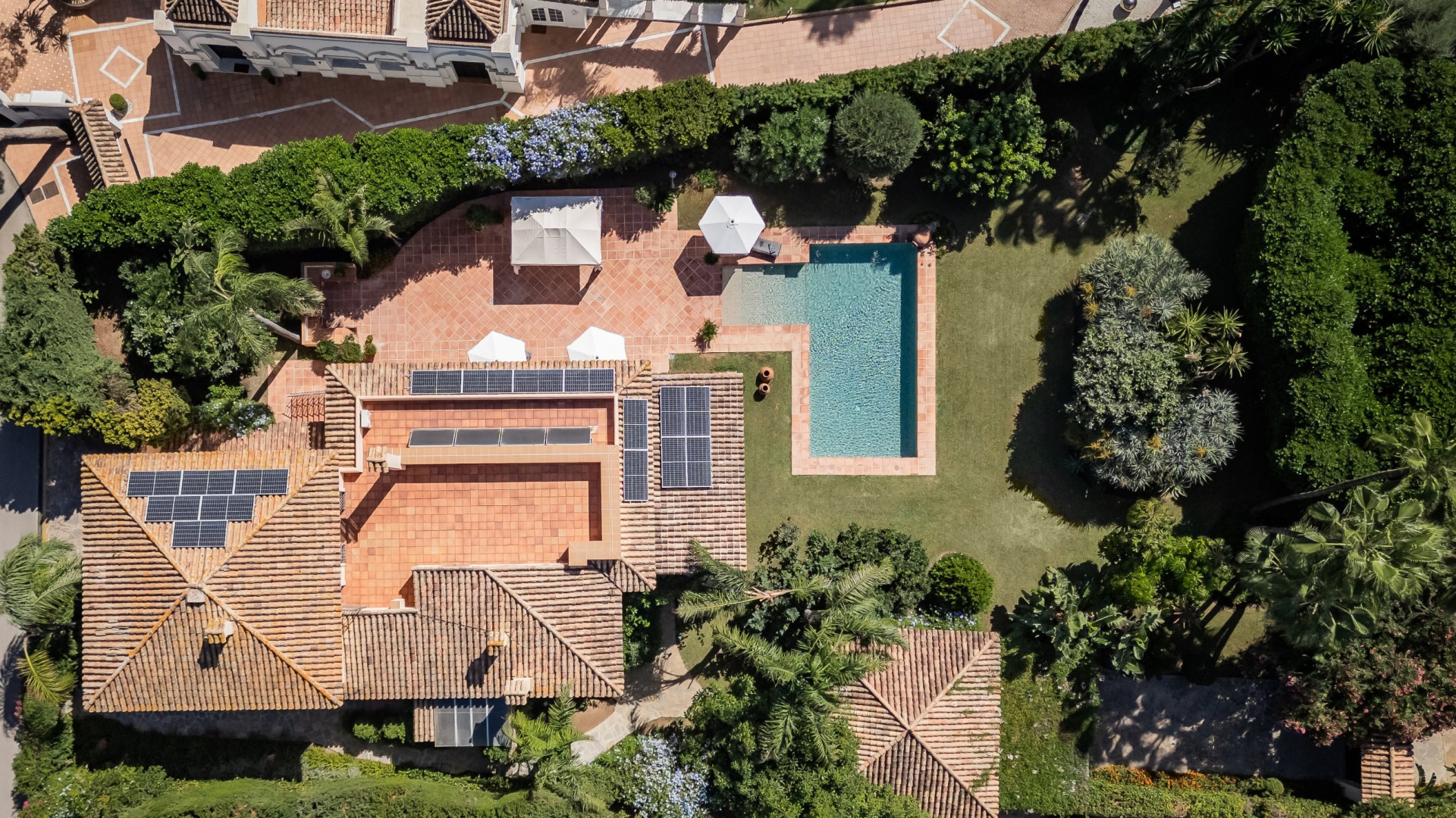 Prime Beachside Location in Los Monteros  – Timeless Andalusian Charm