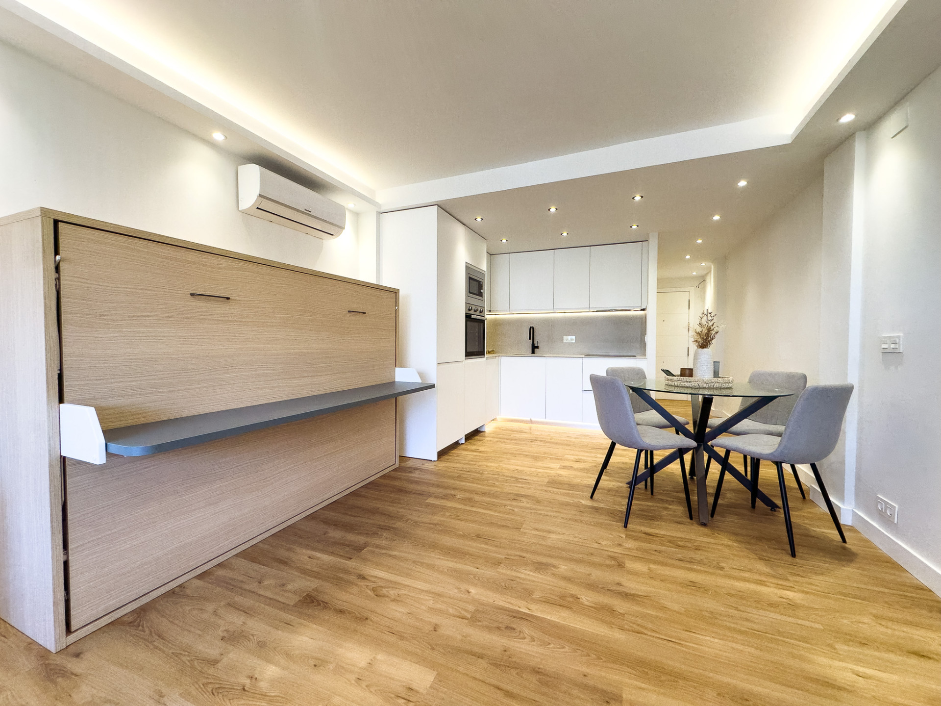 REFORMED STUDIO WITH TOURIST LICENCE – JUST 2 MINUTES FROM THE BEACH!