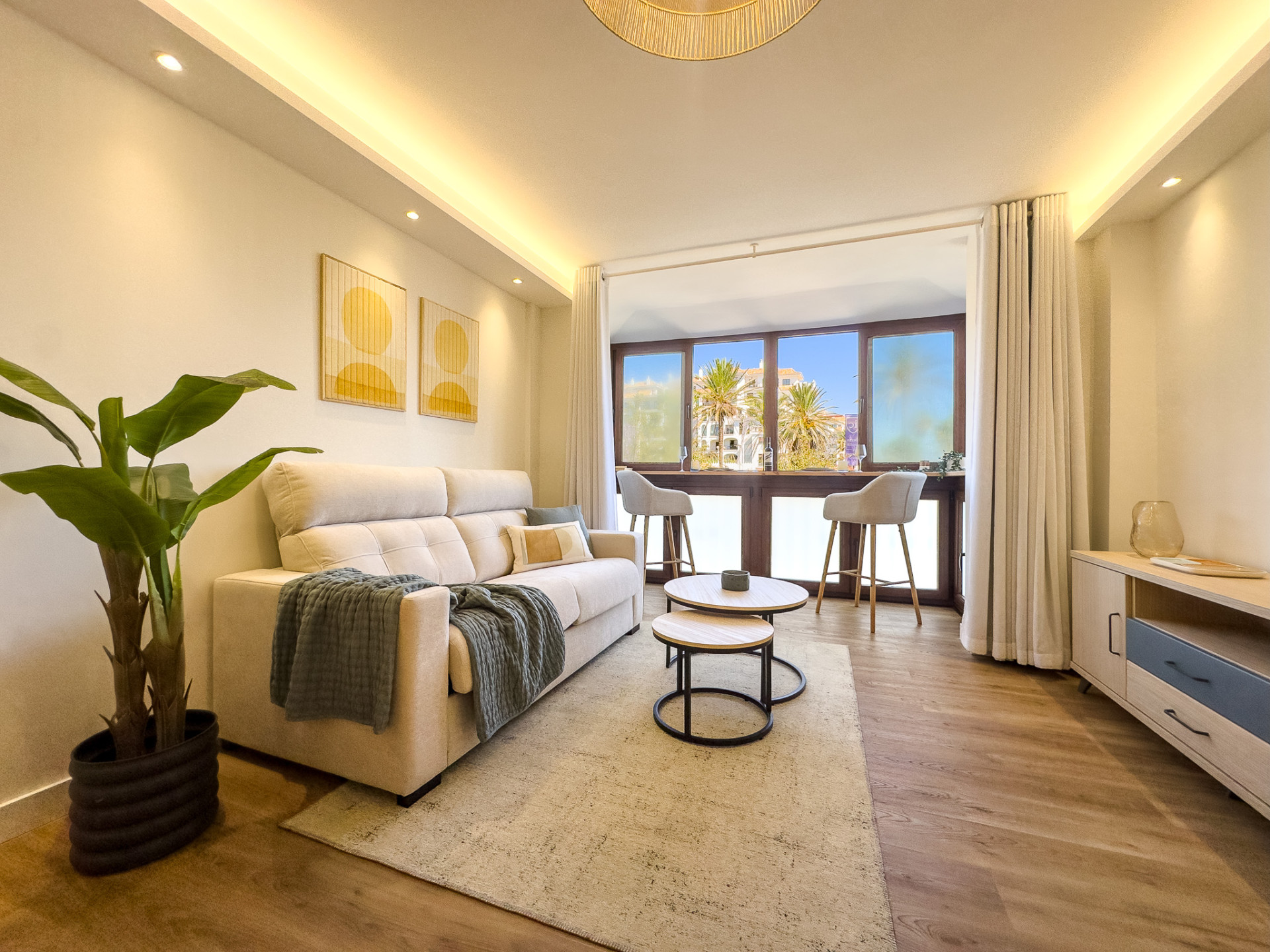 REFORMED STUDIO WITH TOURIST LICENCE – JUST 2 MINUTES FROM THE BEACH!