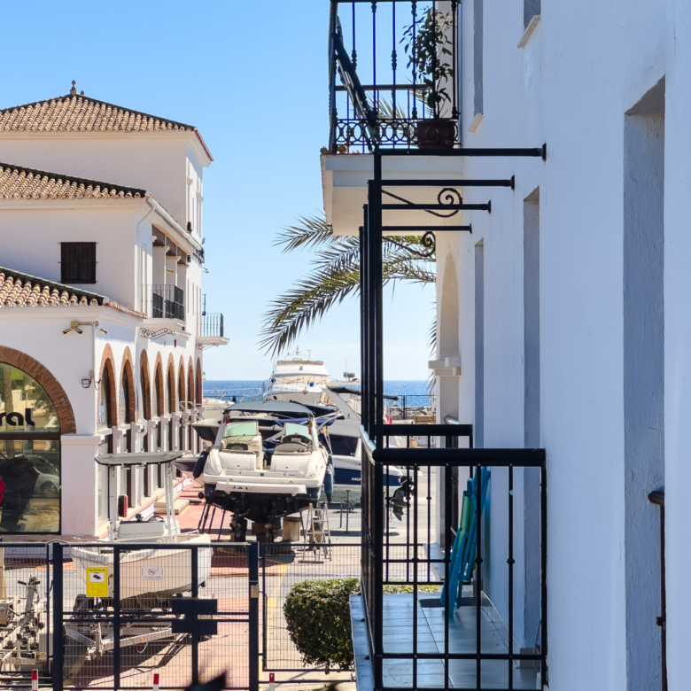 REFORMED STUDIO WITH TOURIST LICENCE – JUST 2 MINUTES FROM THE BEACH!