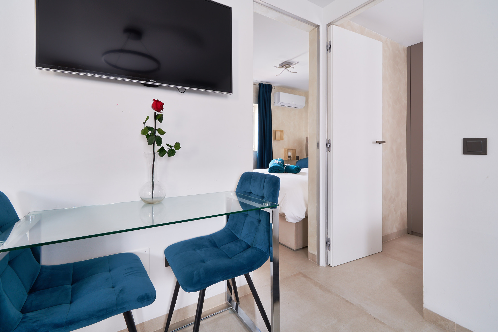 Renovated 2-Bedroom Apartment in the Heart of Marbella – Tourist Licence Included