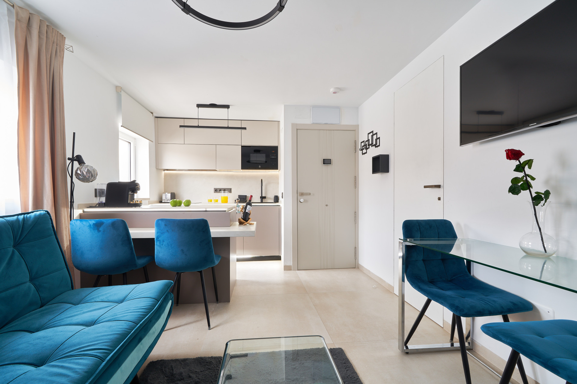 Renovated 2-Bedroom Apartment in the Heart of Marbella – Tourist Licence Included