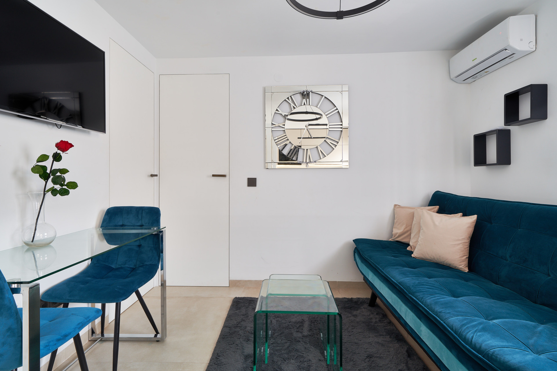 Renovated 2-Bedroom Apartment in the Heart of Marbella – Tourist Licence Included