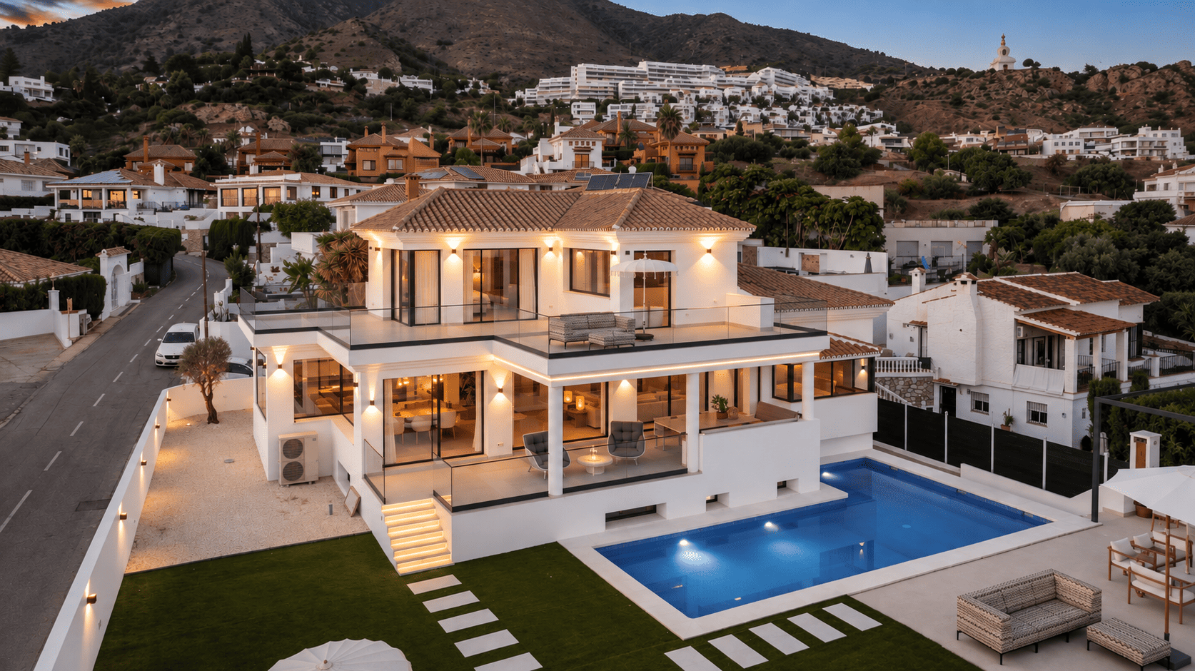 Renovated Villa with 180° Panoramic Sea Views in La Capellania