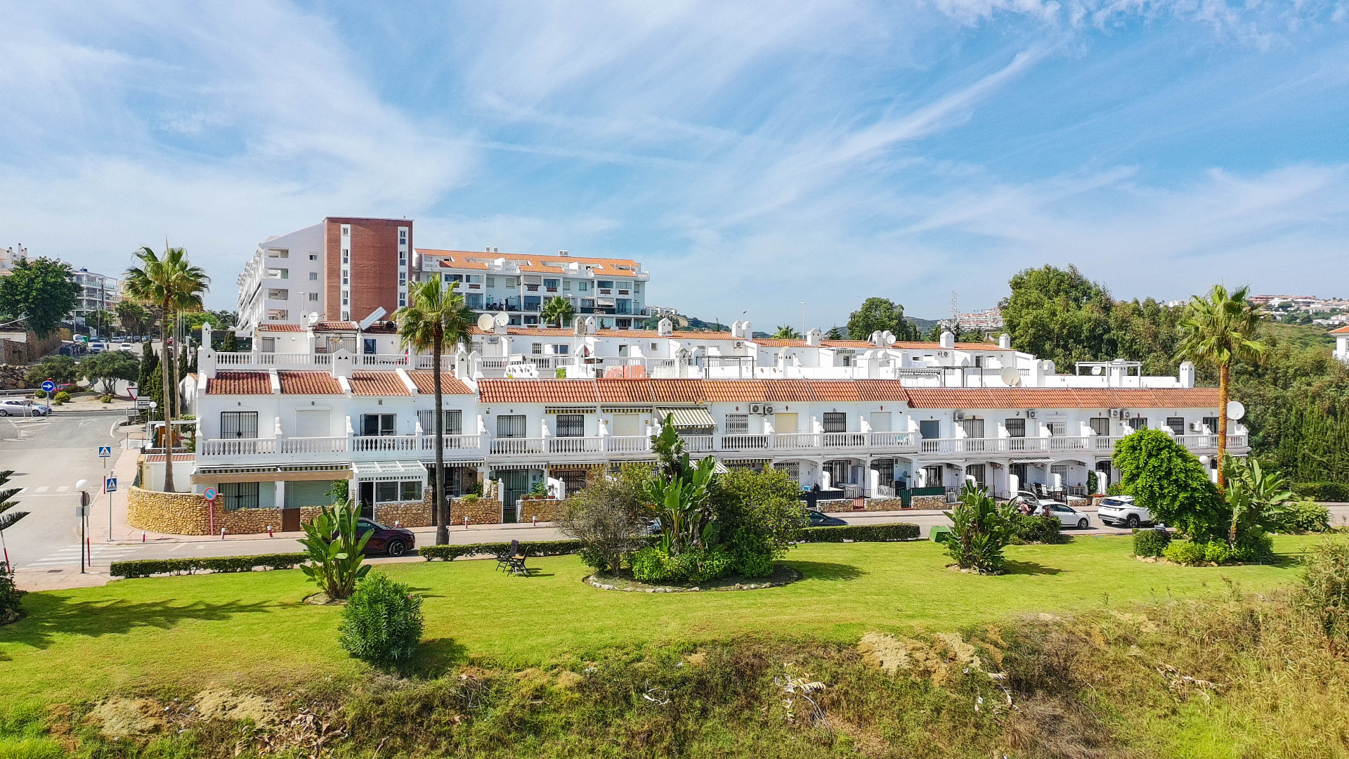Adosado Reformado en Primera Línea de Playa con Vistas Panorámicas en Aldea Beach