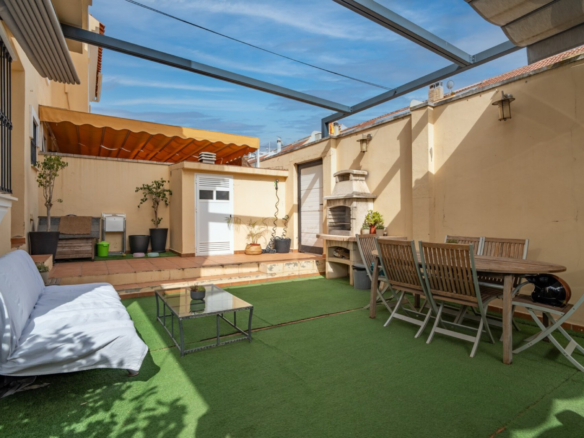 Semi-detached villa in Cártama with patio, sun terrace and communal pool. Live and enjoy every corner of your new home in Cártama!