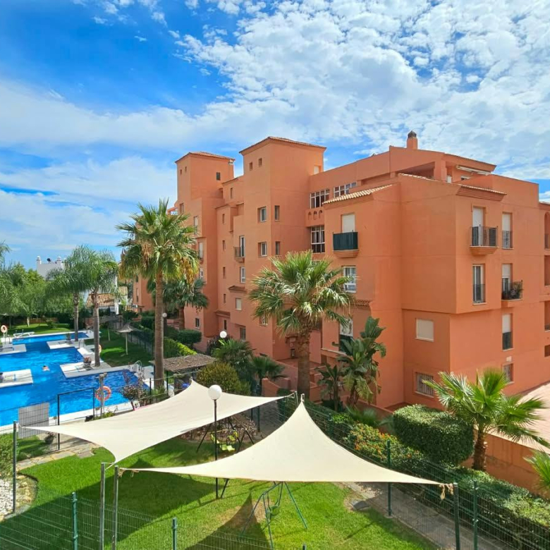South-facing two-bedroom apartment with pool at Los Hidalgos Golf, Manilva.