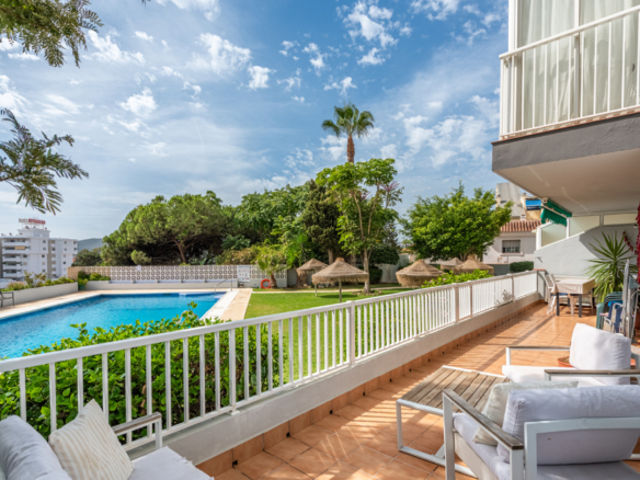 Spacious 3-Bedroom Apartment with Large Sunny Terrace in Central Fuengirola