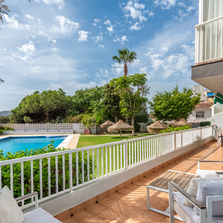 Spacious 3-Bedroom Apartment with Large Sunny Terrace in Central Fuengirola