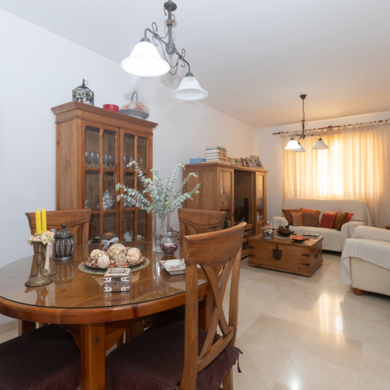 Spacious 3-bedroom home in Huerta Nueva, Estepona.