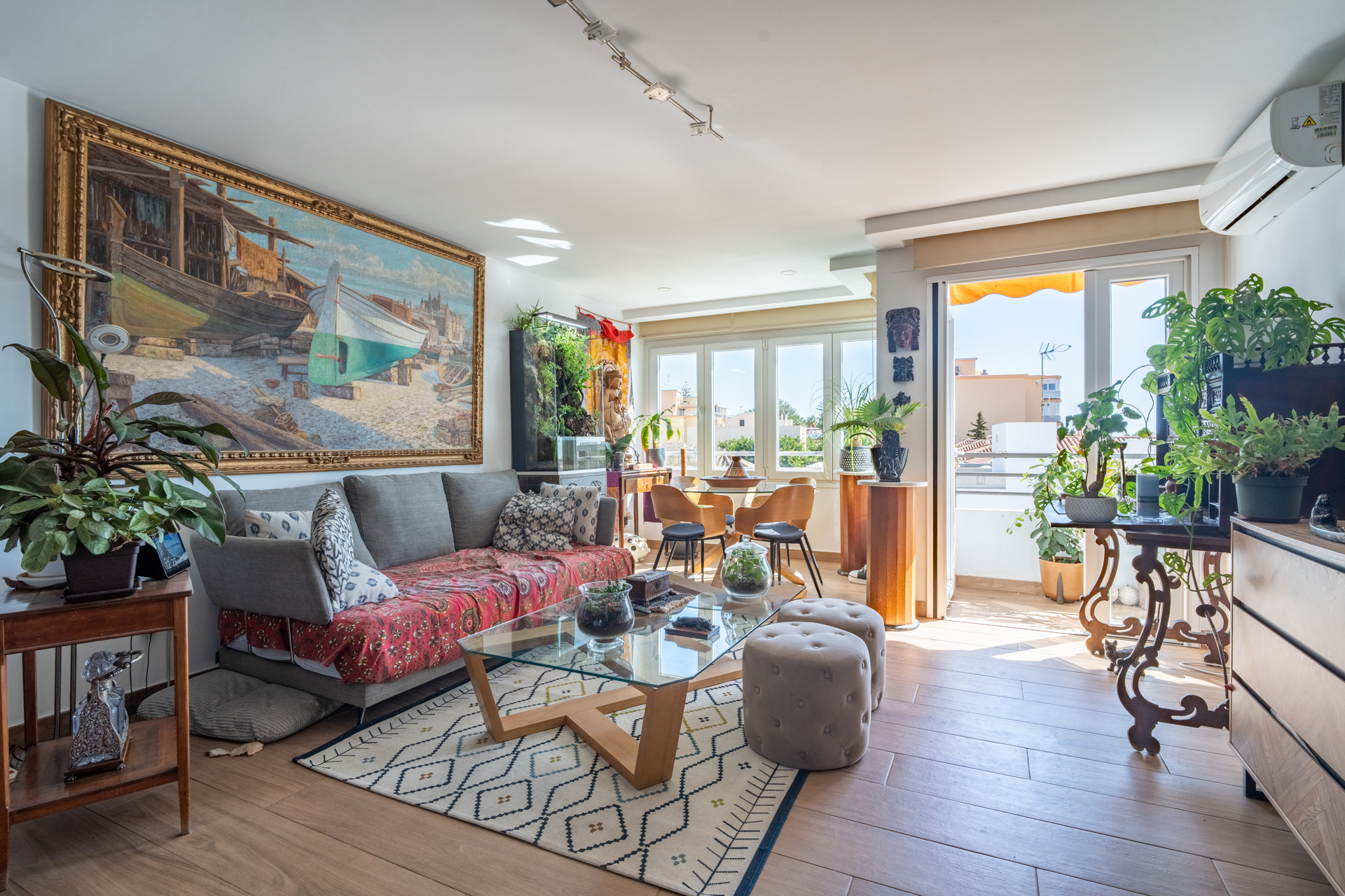 Spacious 4-Bedroom Apartment with Terrace and Garage in Pedregalejo