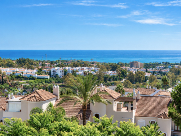 Stunning 3-Bedroom Penthouse with Sea & Mountain Views