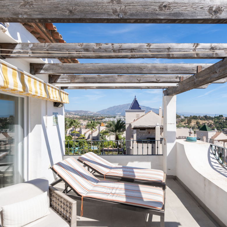 Stunning 3-Bedroom Penthouse with Sea & Mountain Views