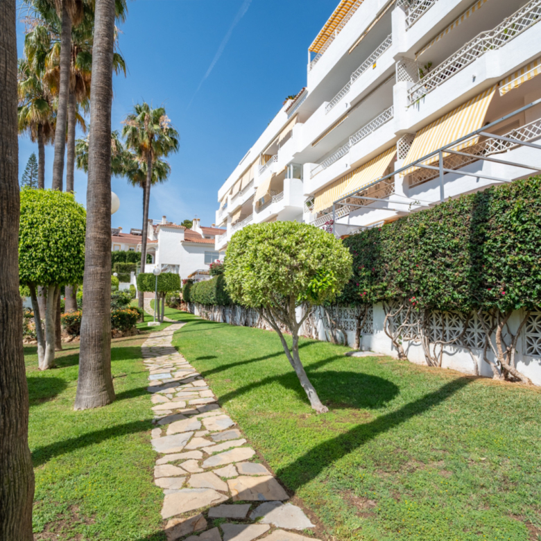 Stunning house located in one of the most exclusive and valued residential areas of Málaga, Cerrado de Calderón, in a quiet, safe and surrounded by nature