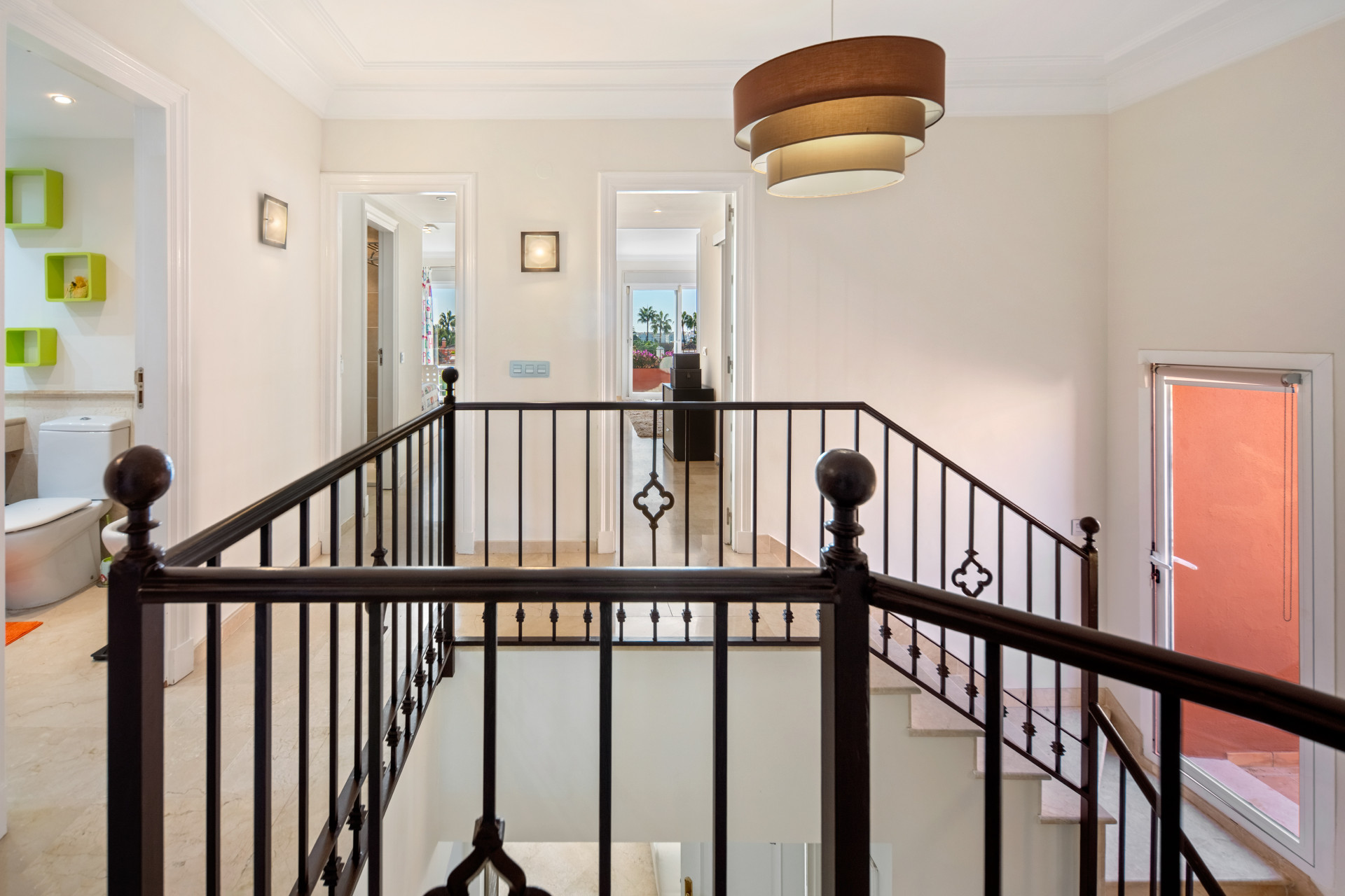 Townhouse with Sea views, Independent Apartment and Rooftop Office near Puerto Banús
