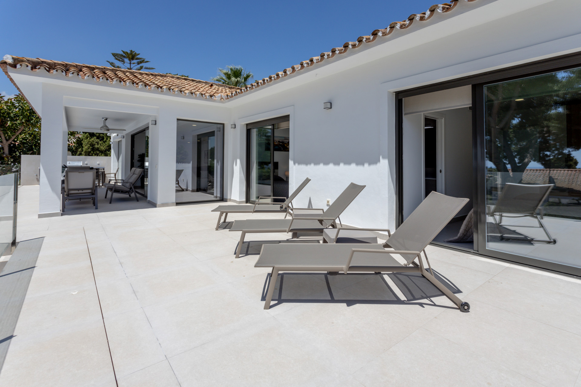 Long term rental in Marbella: Mediterranean villa with pool in Artola Alta