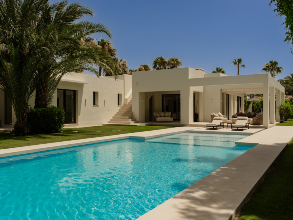 Villa Casa del Mar · Moderner Luxus zu Fuss vom Strand entfernt in Marbesa, Marbella