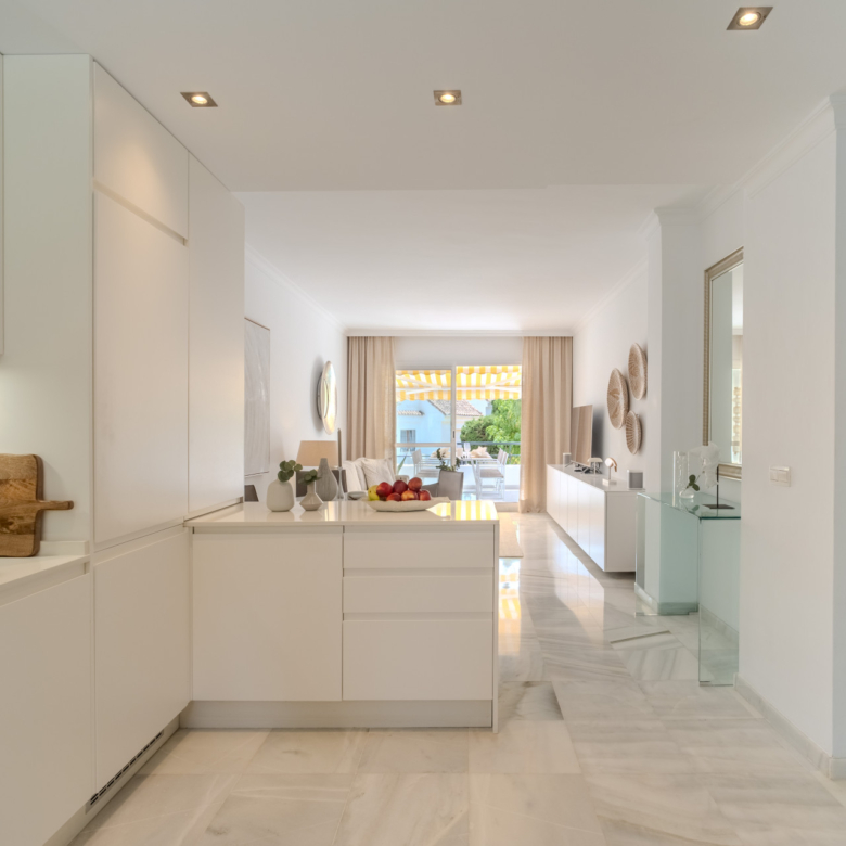 Wonderfull 2 bed apartment in the heart of Aloha / Nueva Andalucia.