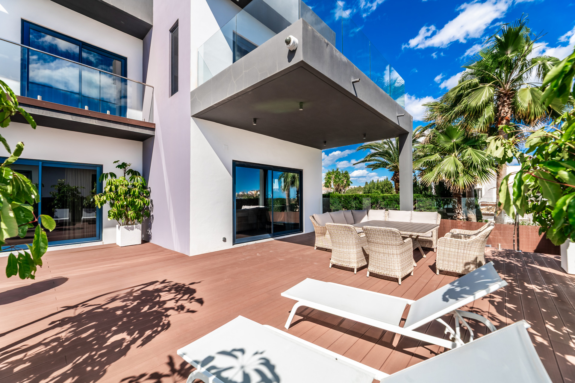 Краткосрочен наем - Exclusive Villa with Heated Pool and Hamam